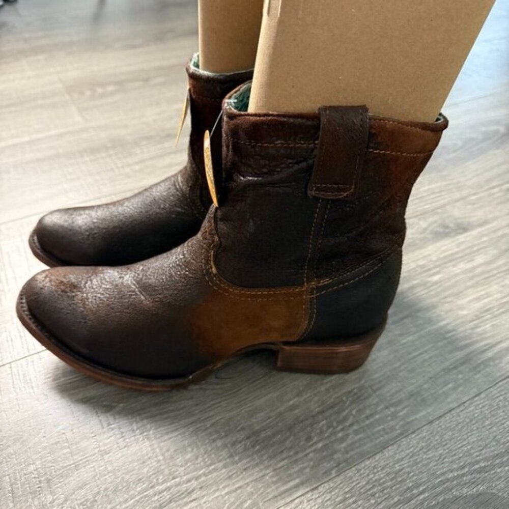 NIB Corral Lamb Chocolate Tan Abstract Short Top Handmade Booties Size 9 - Picture 4 of 7